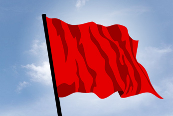İşçi hareketinin bir işareti olarak kırmızı bayrak.