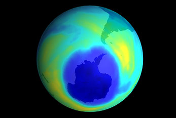 2001 koyu mavi nokta dan Antarktika Görüntü ozon deligini göstermektedir.